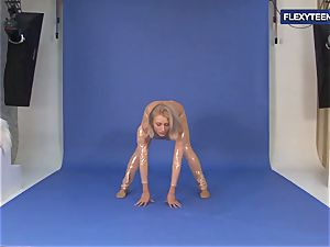 unbelievable nude gymnastics by Vetrodueva
